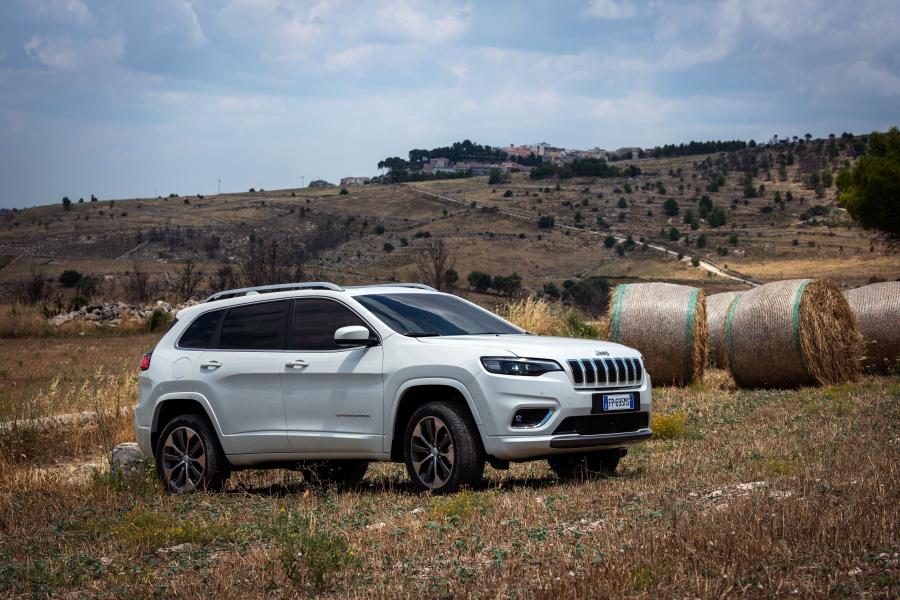  Jeep Cherokee Overland (KL) 2018 года  (WW) (фото 6 из 58)